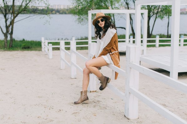 Mastering Monochrome: Style Tips for a Chic Look in London That Breaks the Mold